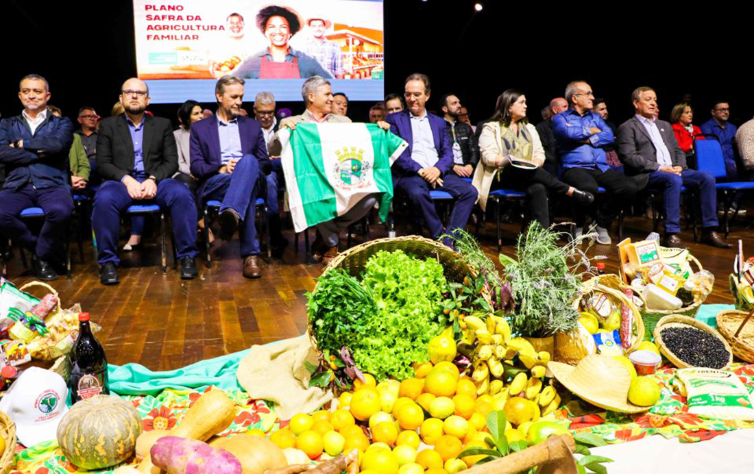 Capa Lula sanciona projeto de lei que retoma o Programa de Aquisição de Alimentos