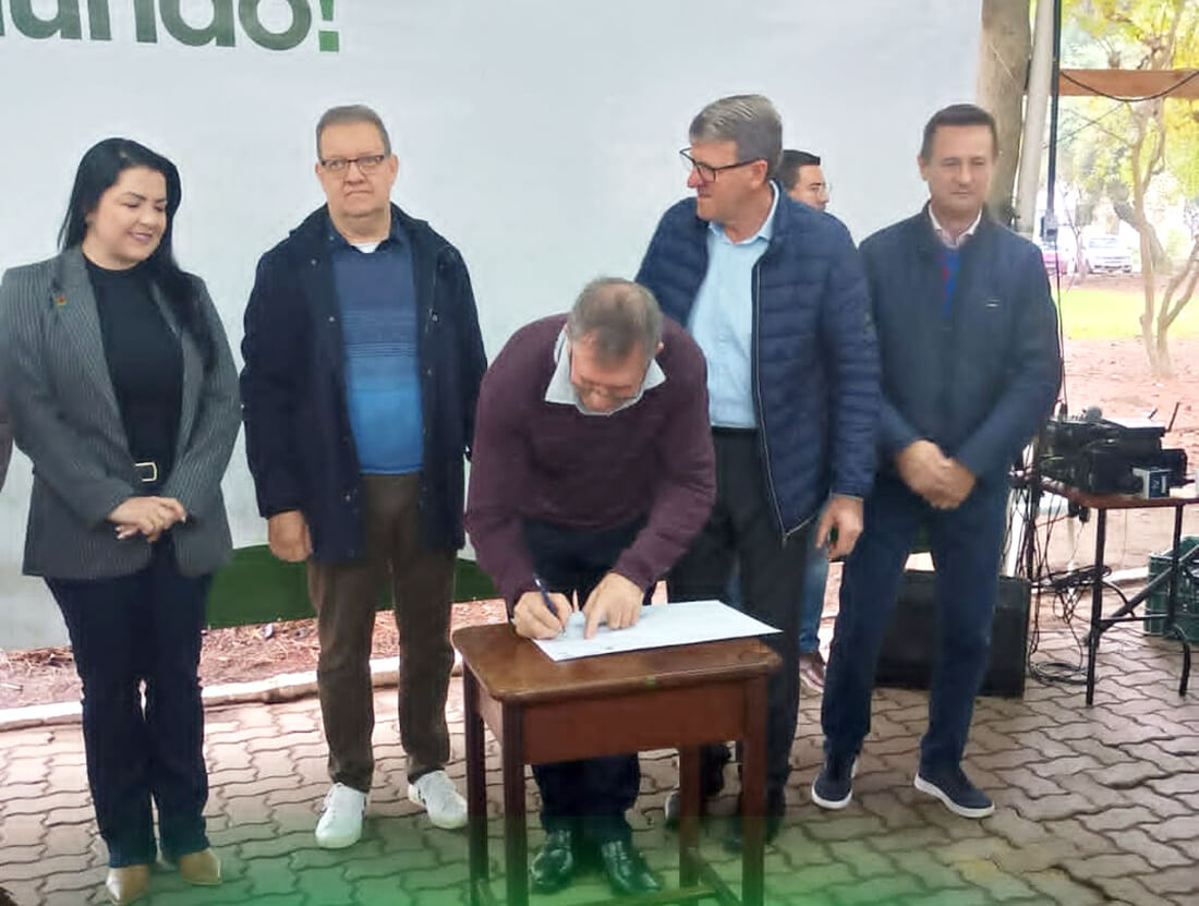 Capa Taquaruçu do Sul assina convênio para recuperação de estradas vicinais