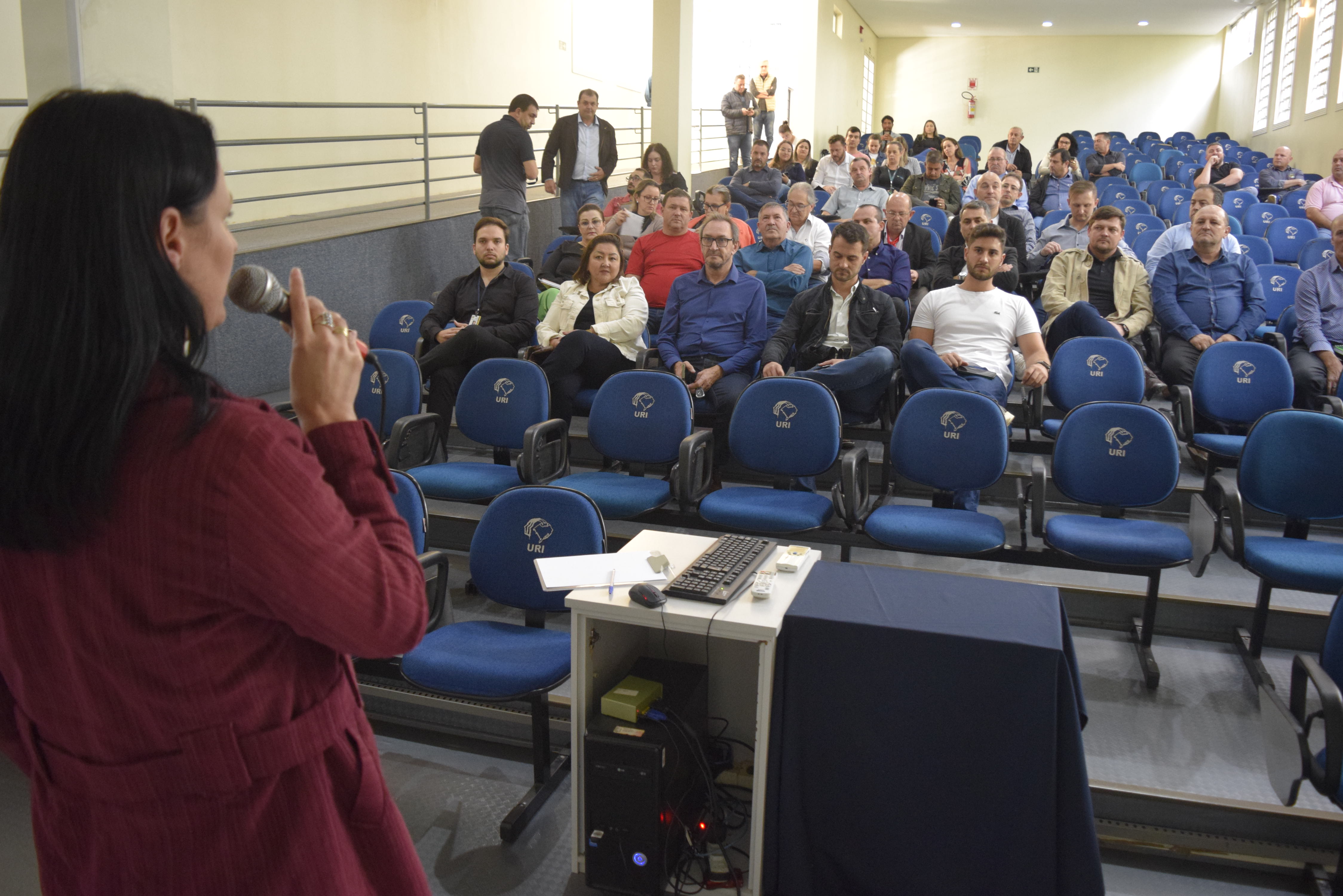 Capa CODEMAU realiza reunião visando discutir a implantação da oncologia no HDP-FW