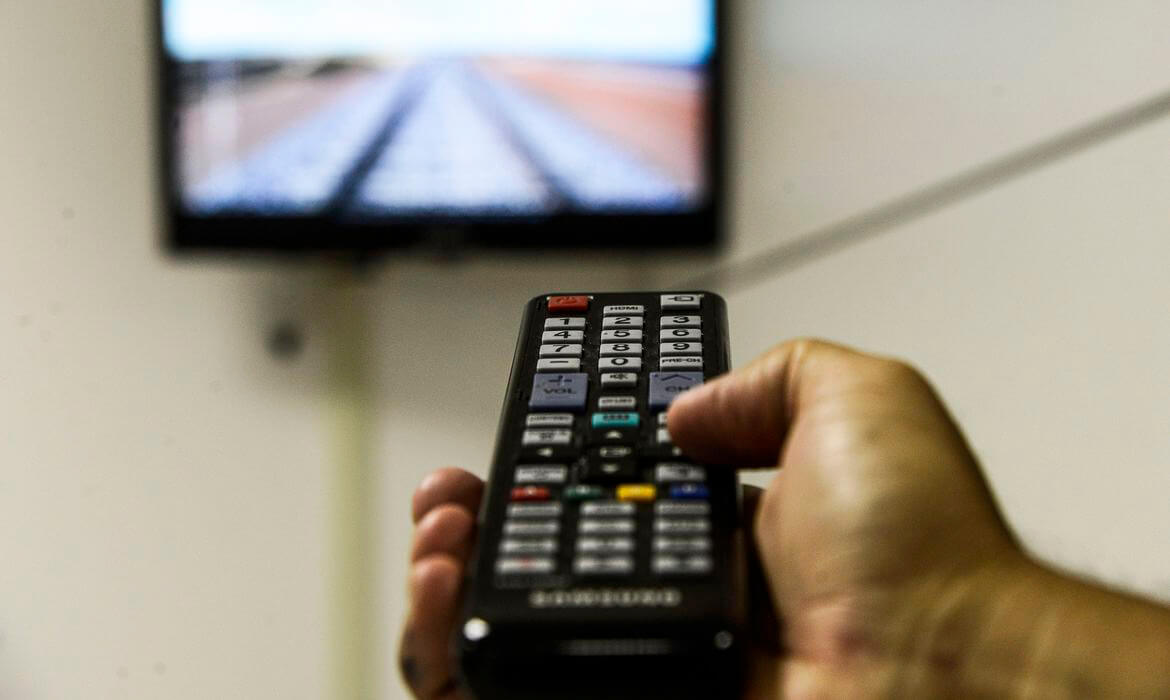 Capa Famílias de baixa renda podem solicitar parabólica digital gratuita