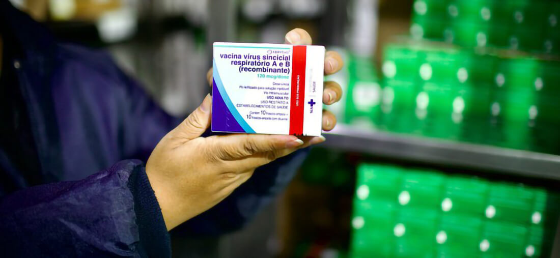 Capa Vacina contra o vírus sincicial respiratório começa a ser distribuída em todo o país
