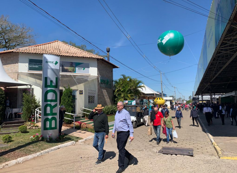 Capa BRDE terá R$ 350 milhões para novos financiamentos durante a Expointer 2023
