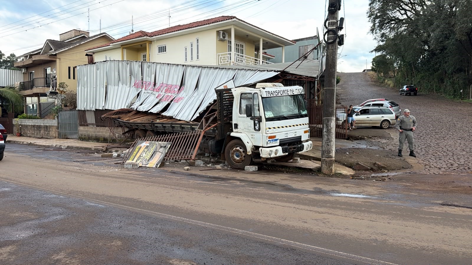Capa Morte de homem atropelado por caminhão durante reparo é confirmada; vítima era moradora de Alpestre