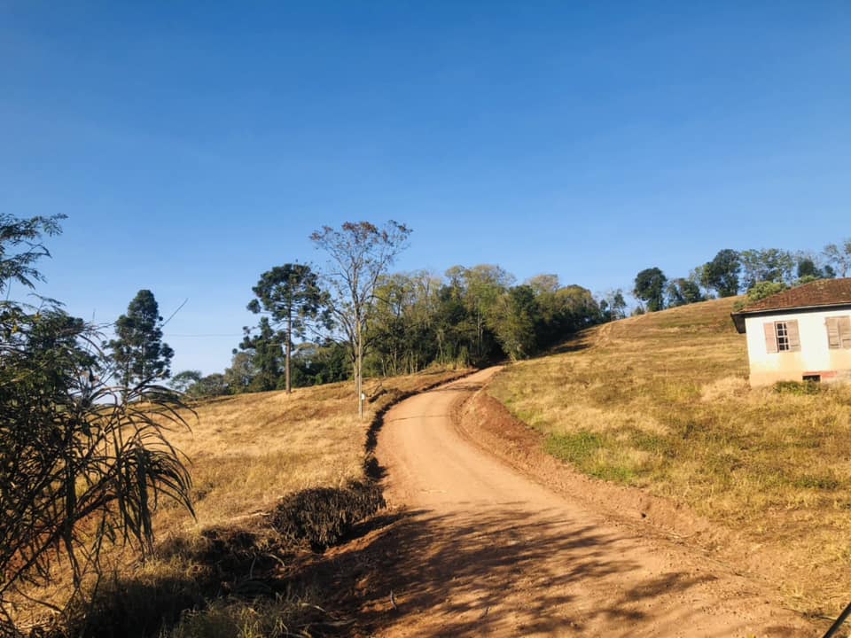 Capa Prefeitura de Novo Barreiro manutenção em estradas rurais