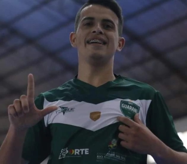 Capa Aposta da base: atleta sub-20 é reforço do time principal do Guarani