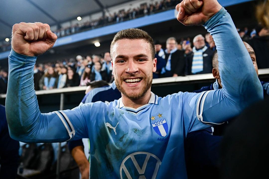 Capa Gabriel Busanello se torna Bicampeão Sueco com o Malmö