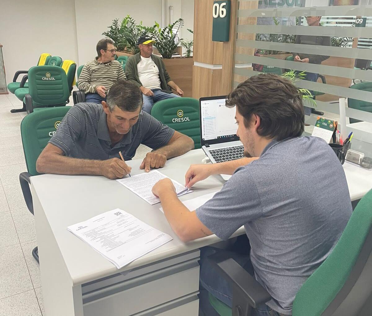 Capa Cresol Raiz disponibiliza crédito antecipado do Plano Safra 2024/2025 aos seus cooperados