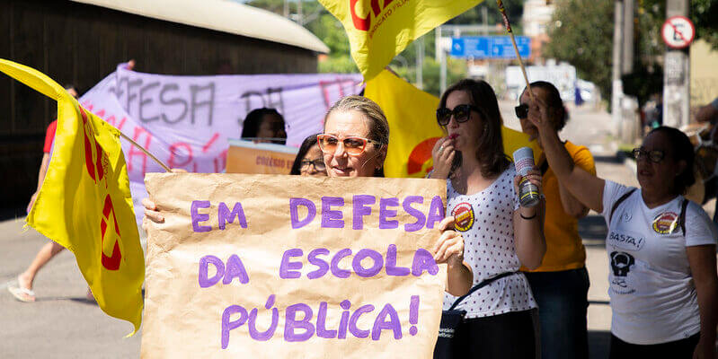 Capa CPERS: Revogação do novo Ensino Médio é a saída para salvar o futuro da educação pública