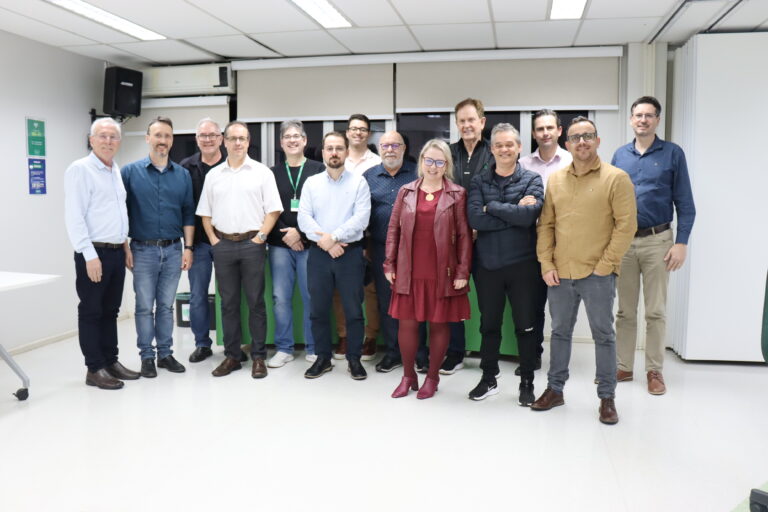 Capa Unimed reúne representantes médicos para solidificar ainda mais sua atuação regional