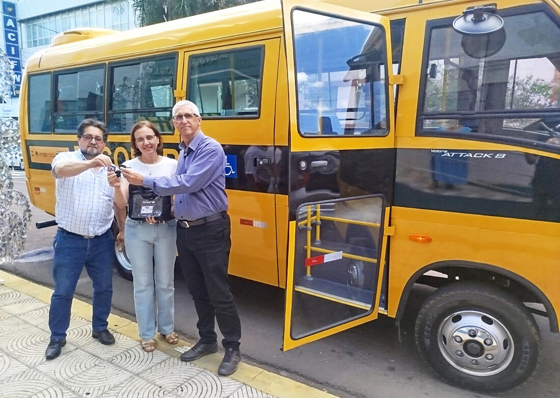 Capa Frederico Westphalen recebe micro-ônibus 4x4 para transporte escolar rural