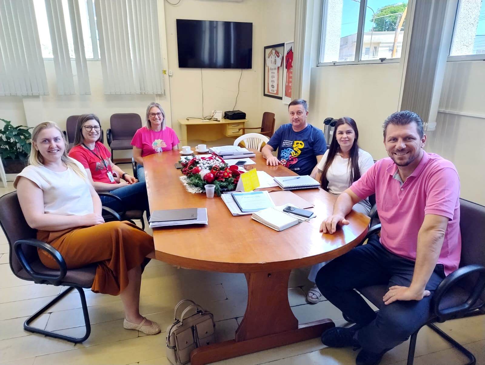 Capa Administração de Três Passos recebe representantes da APAE e debate a organização do 2º Fórum Regional sobre Autismo