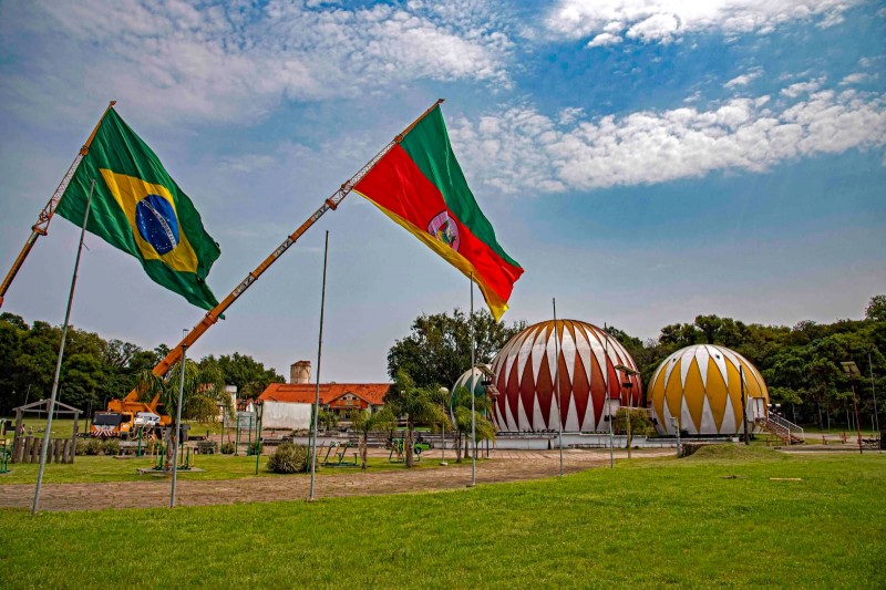 Capa Complexo LA estará presente na 46ª Expointer