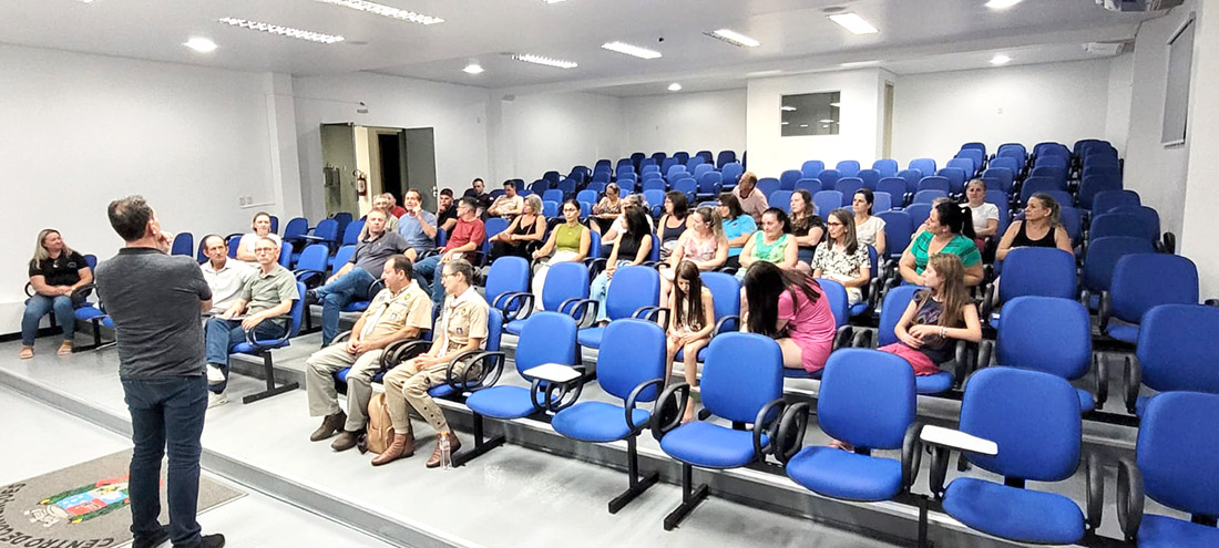 Capa Caiçara debate implantação do projeto antidrogas “Família Saudável – Todos Juntos Contra as Drogas”