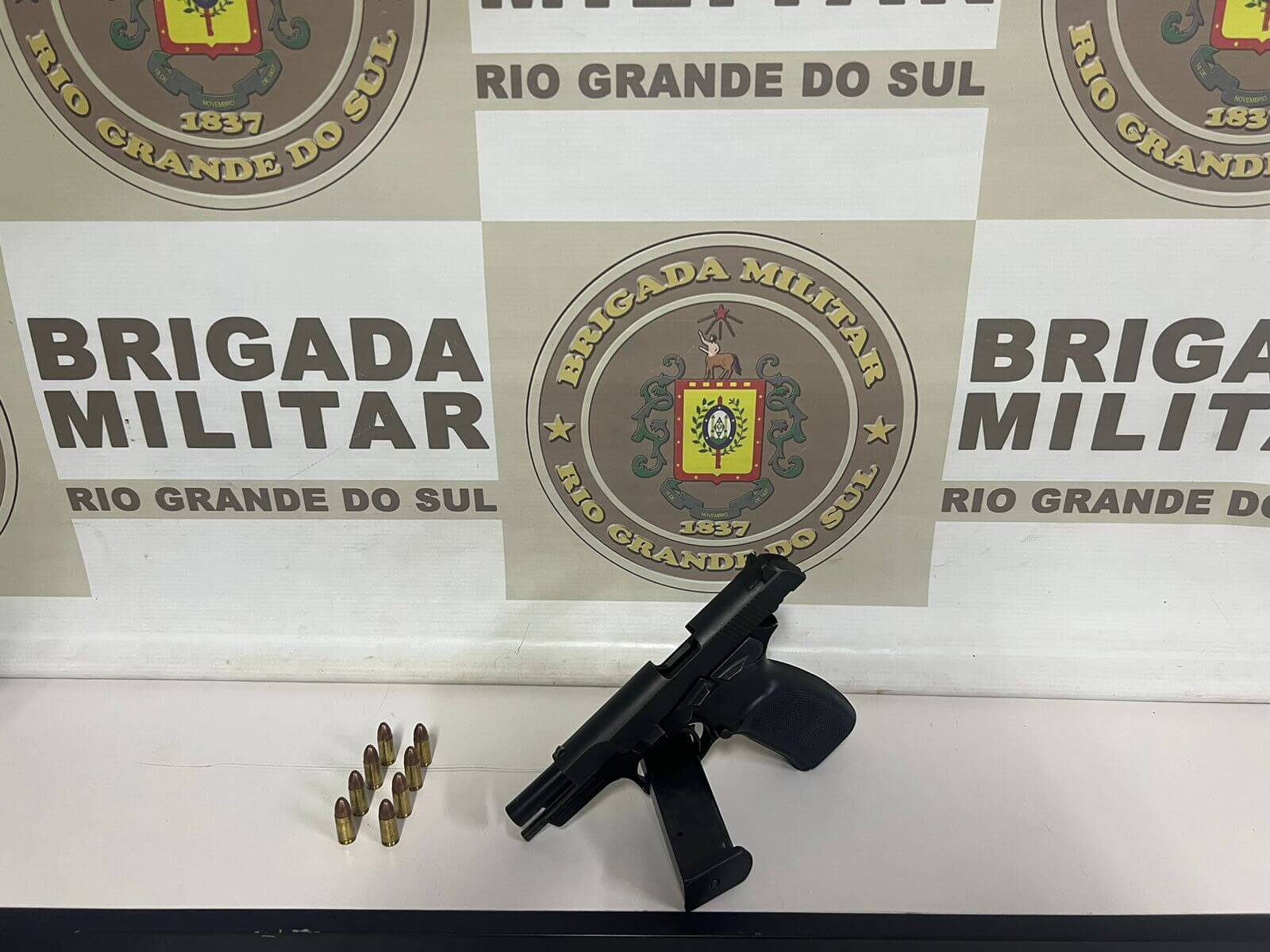 Capa Candidato à prefeitura de Vicente Dutra é preso com arma de fogo