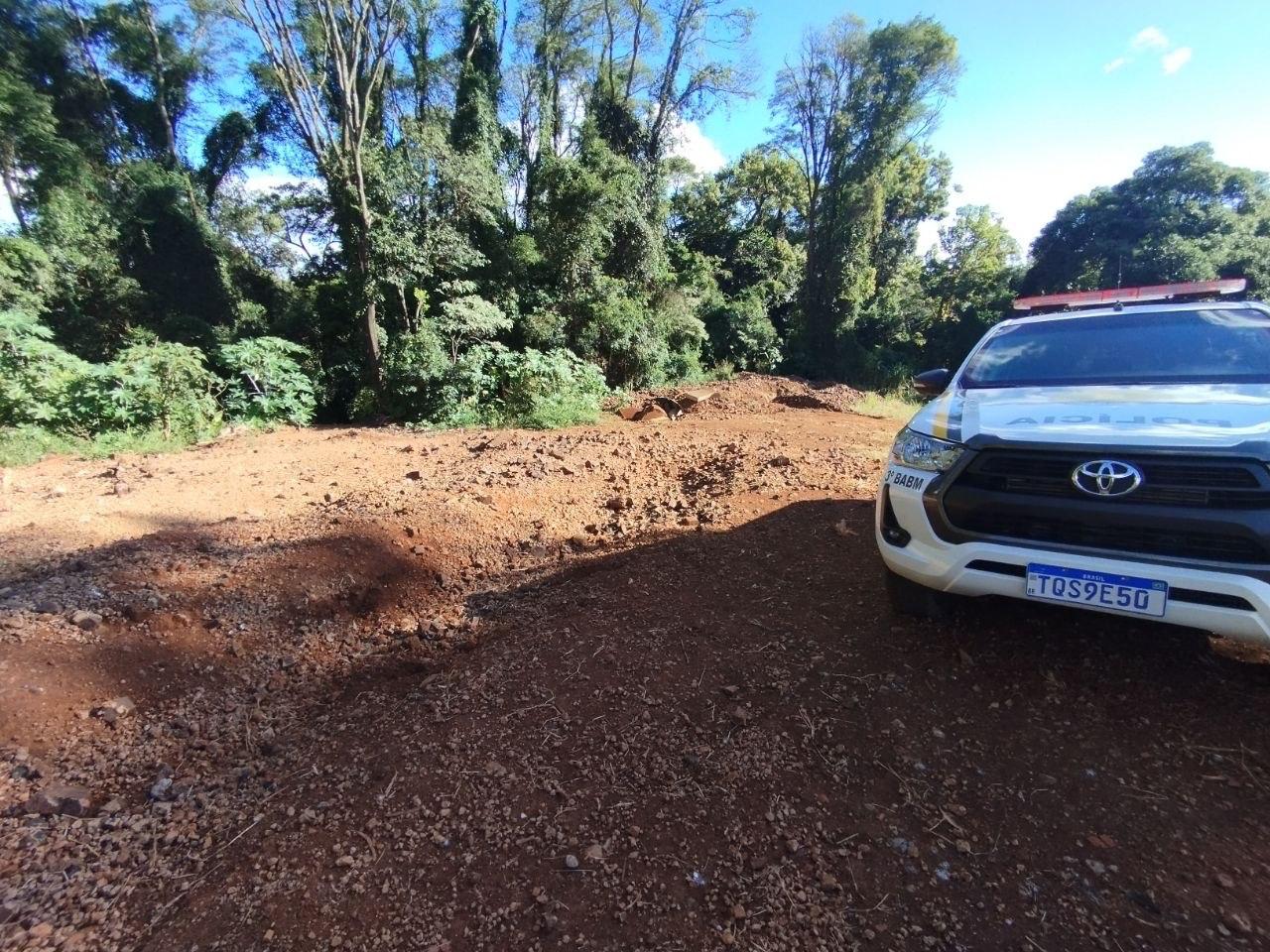 Capa Brigada Militar autua responsável por descarte irregular de carcaças em Trindade do Sul
