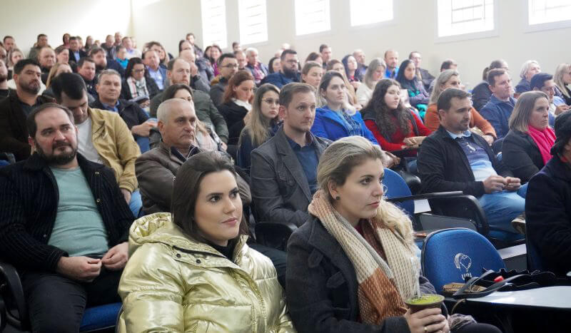 Capa URI/FW promove curso para capacitar vereadores
