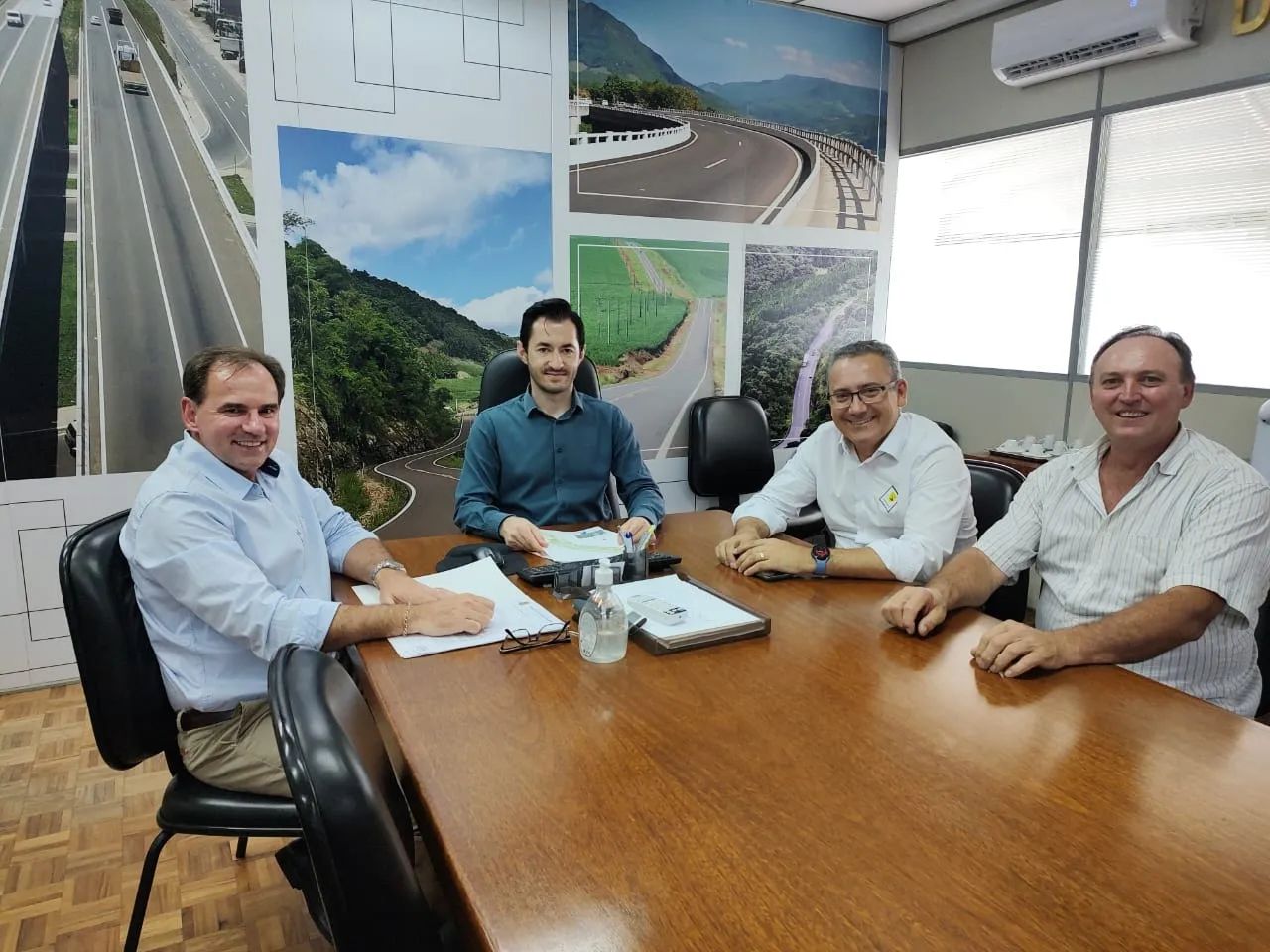 Capa Administração de Cerro Grande quer viabilizar ligação asfáltica com Novo Tiradentes