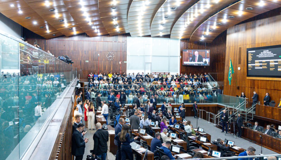 Capa Aprovado reajuste do piso do magistério estadual em 5,4%