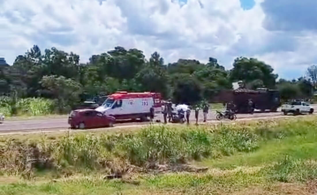 Capa Homem fica ferido em colisão entre motocicleta e caminhão em Três Passos