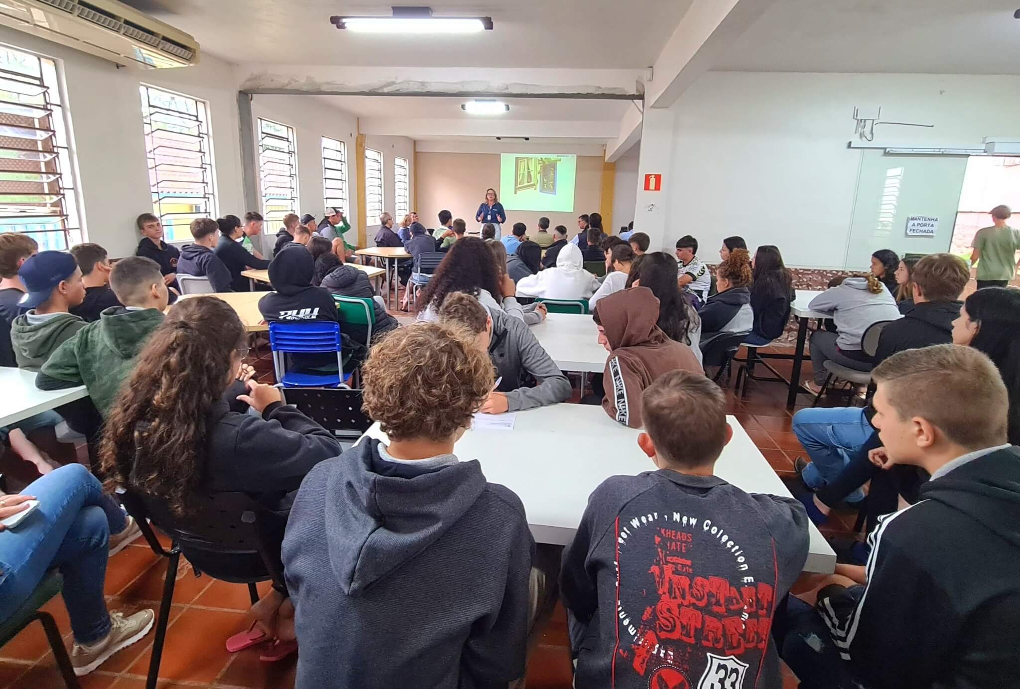 Capa Casa Familiar Rural de Alpestre e Emater reforçam parceria em prol da juventude do campo