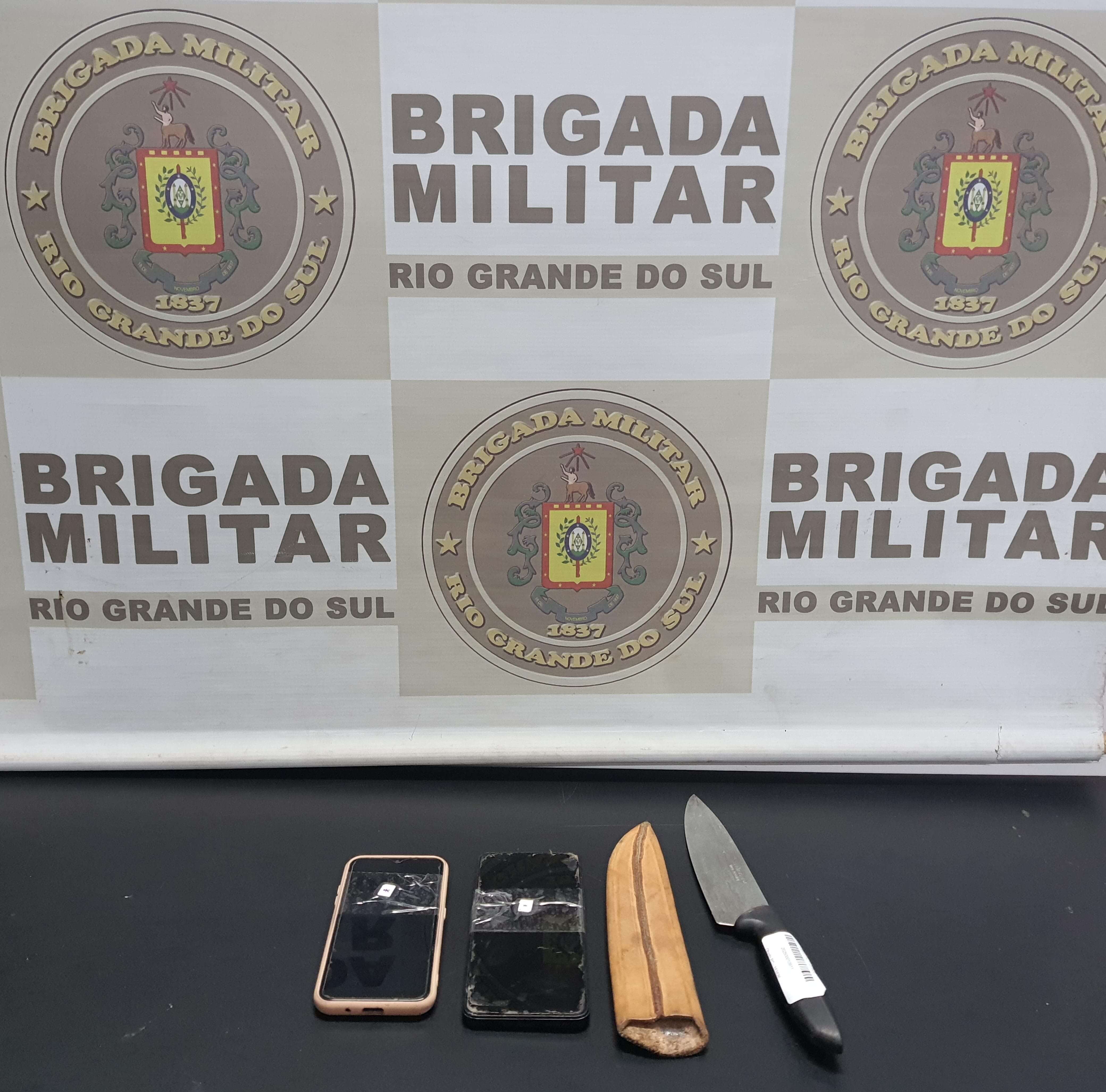Capa BM prende três homens por roubo a pedestre em Ametista do Sul