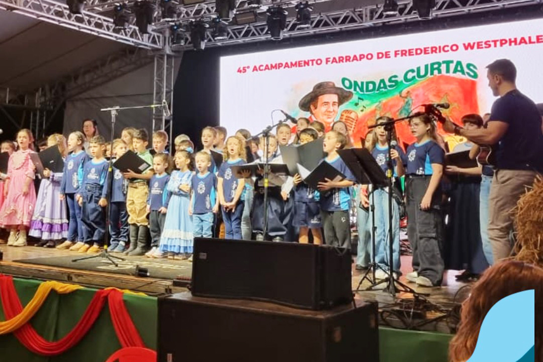 Capa Coral do Colégio Auxiliadora encanta público em Sessão Solene