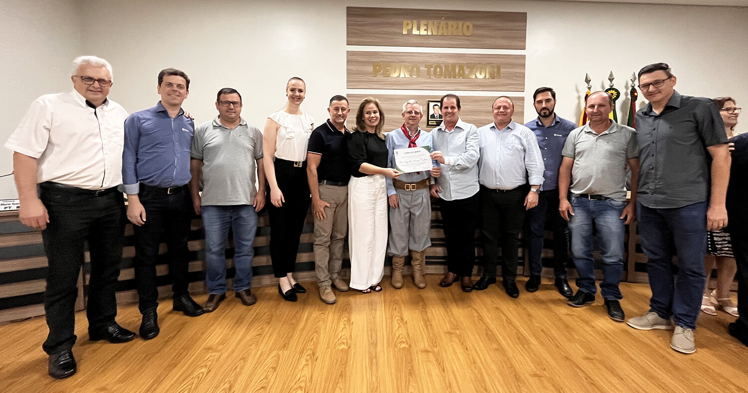 Capa Sicredi Conexão é homenageada na Câmara de Vereadores de Rodeio Bonito