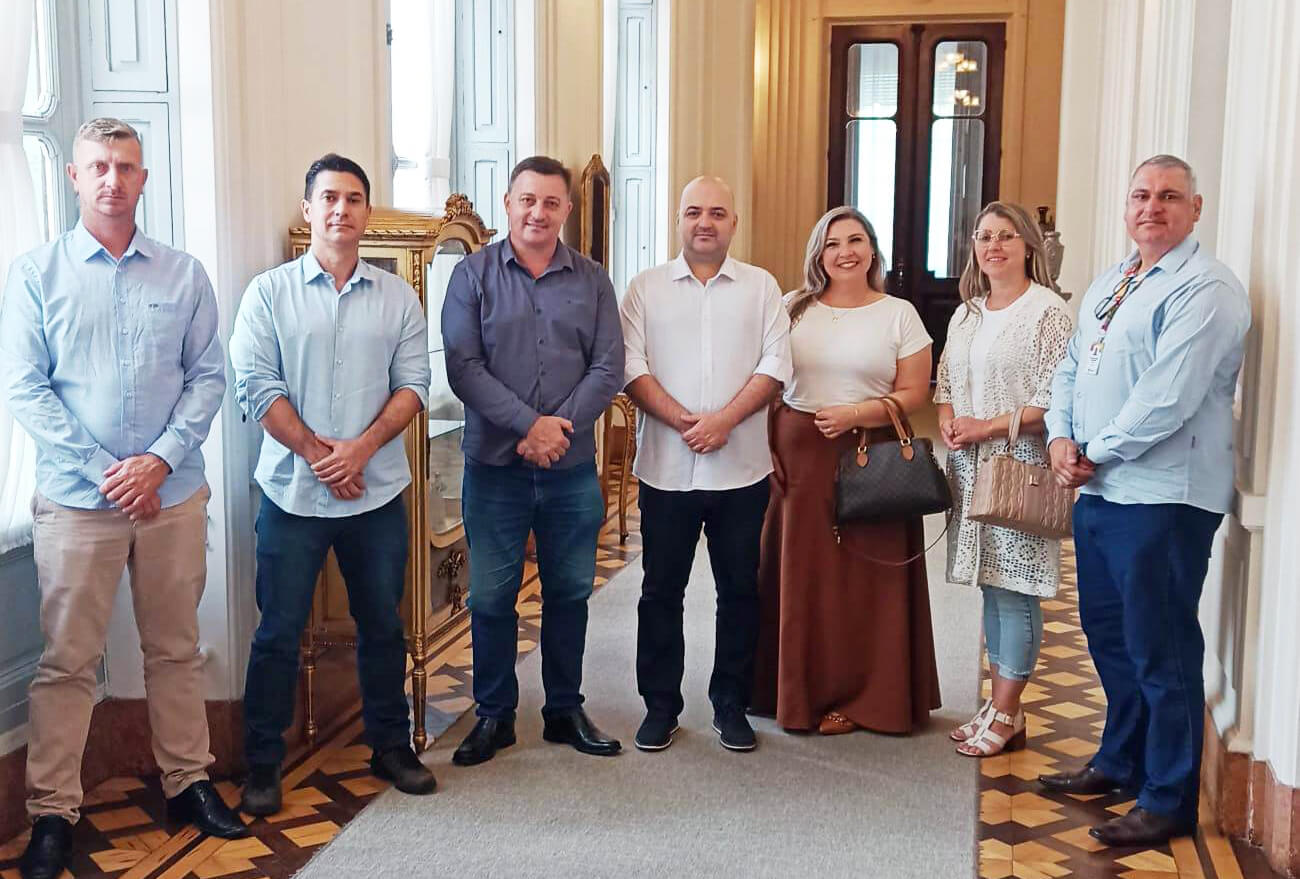 Capa Comitiva de Três Passos busca apoio em Porto Alegre para enfrentar crise da estiagem
