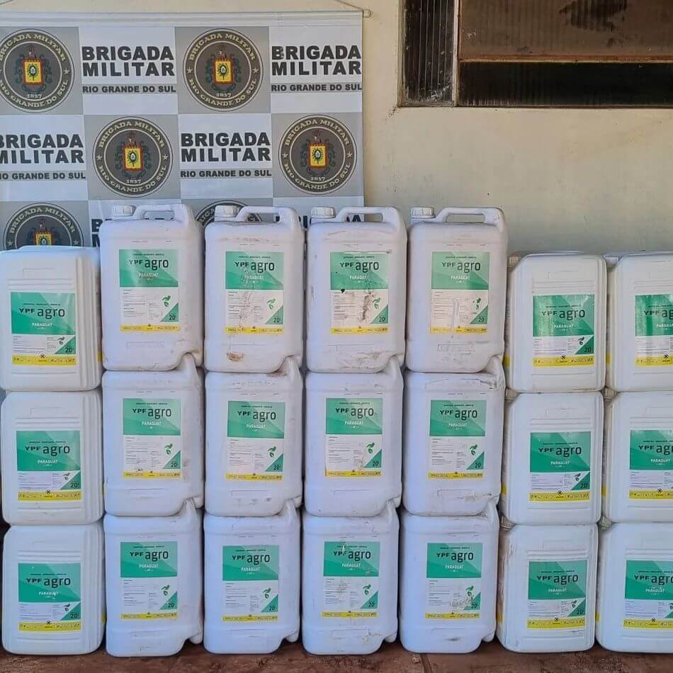 Capa BM apreende agrotóxicos em Crissiumal