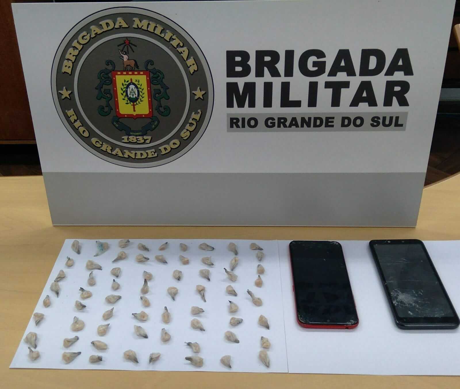 Capa Brigada Militar realiza prisões por tráfico de drogas em Chiapetta