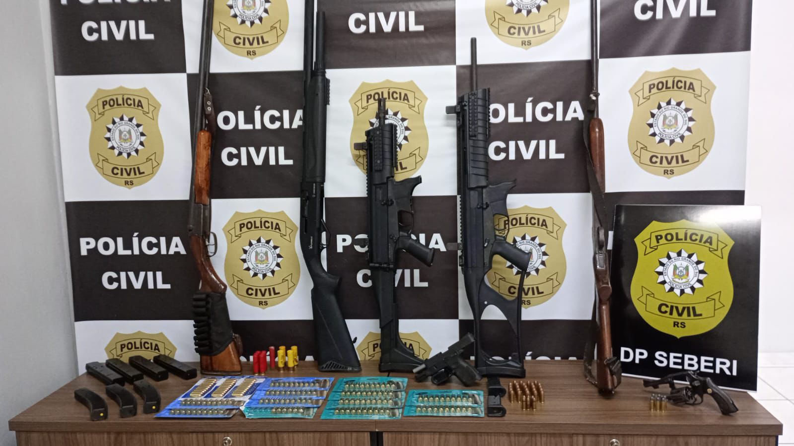 Capa Polícia Civil deflagra 2ª fase da Operação Hefesto e prende seis pessoas na região
