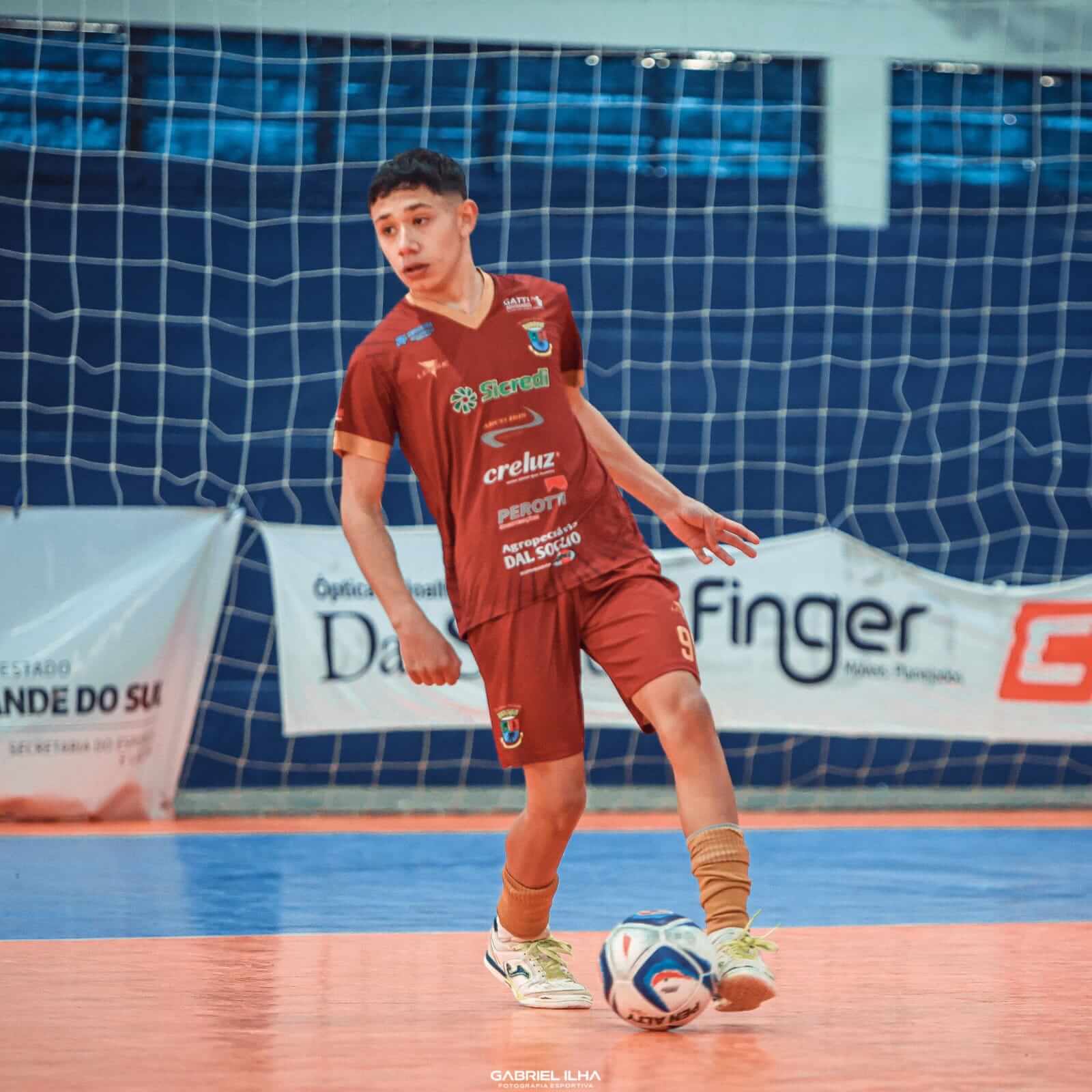 Capa Atleta de Novo Tiradentes é selecionado para a base da ACBF