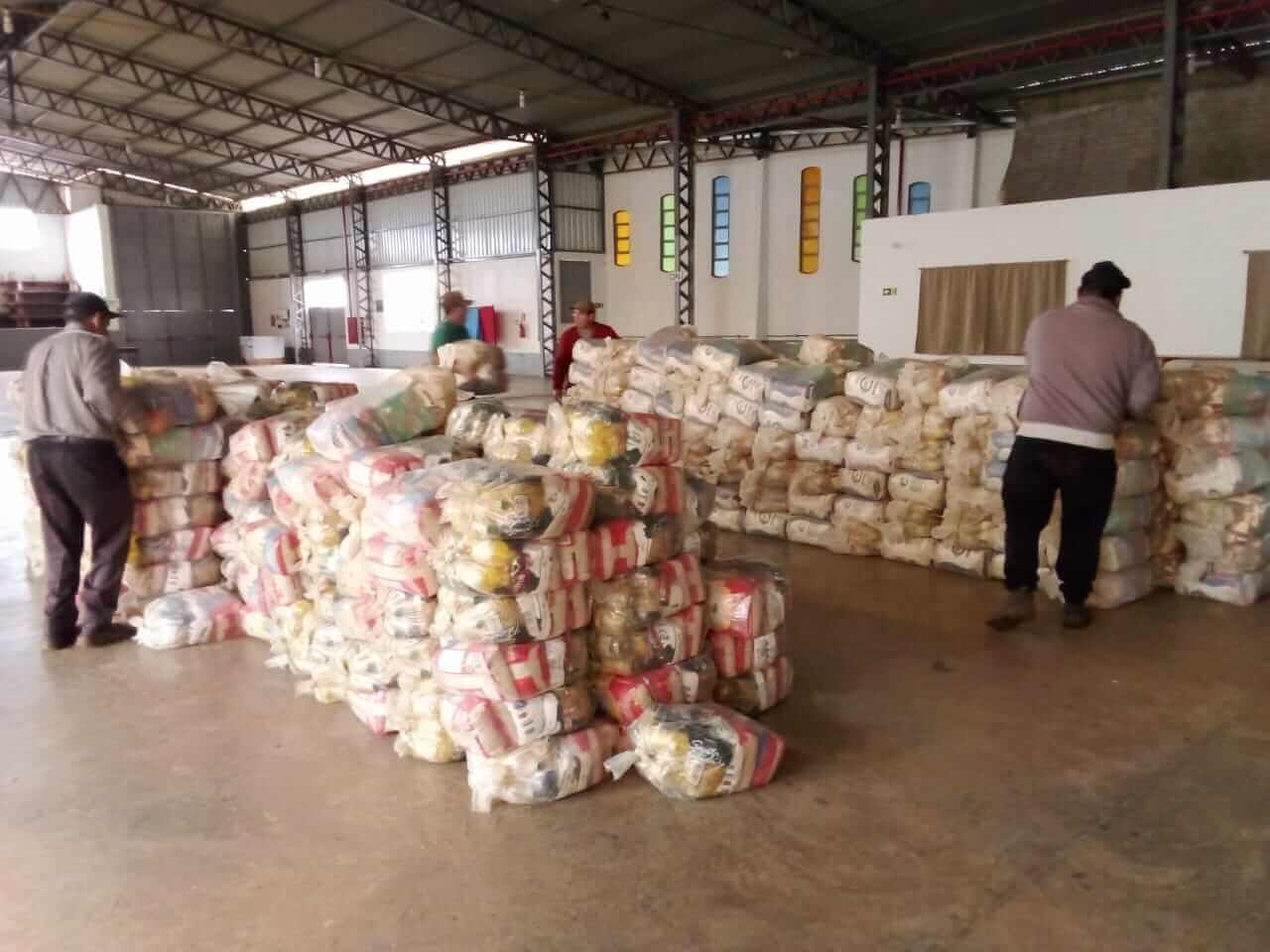 Capa Redentora: Administração Municipal vai distribuir 1.000 cestas básicas para os moradores do interior