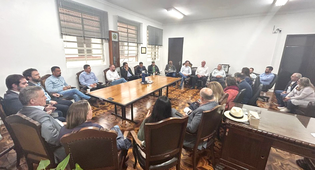 Capa Secretário da Agricultura recebe Movimento SOS Agro RS e representantes de instituições financeiras