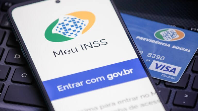 Capa INSS notificará beneficiários sobre prova de vida pelo WhatsApp