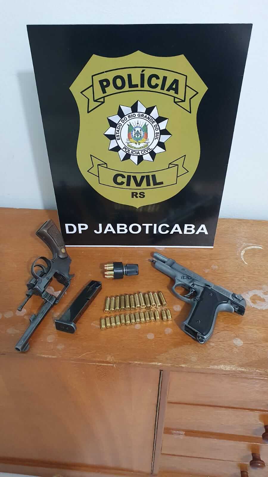 Capa Polícia Civil de Jaboticaba cumpre mandado de busca e apreensão