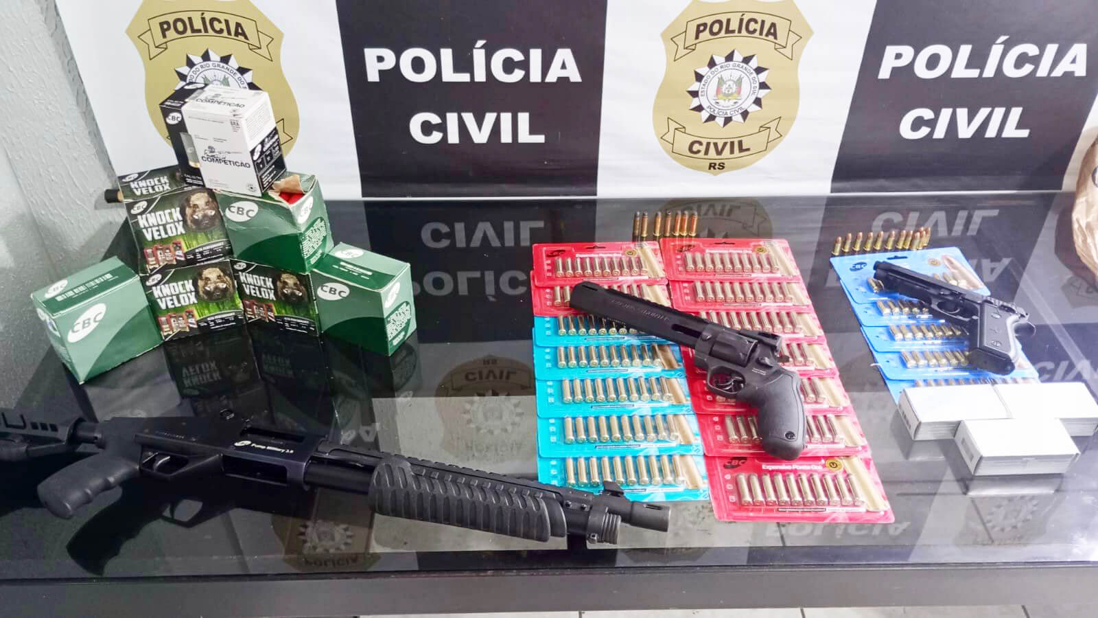 Capa Polícia Civil apreende armas e munições em operação contra violência doméstica em Iraí