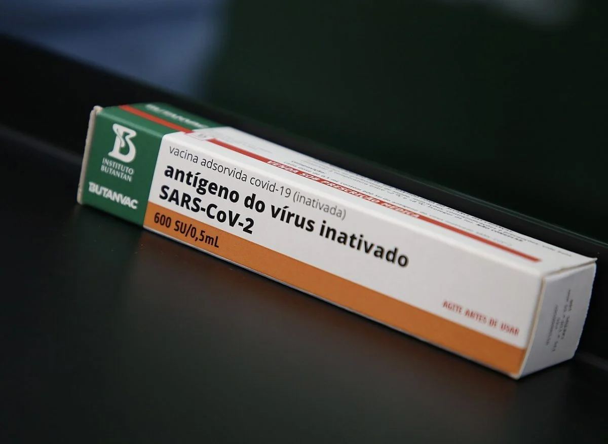 Capa Após baixo resultado, Butantan encerra estudo para vacina contra covid