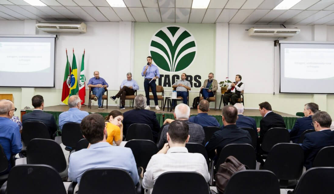 Capa Governo e Fetag discutem medidas para mitigar impactos da seca