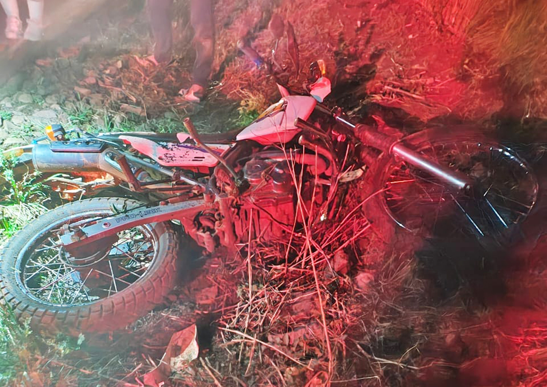 Capa Condutor e caroneiro ficam feridos em queda de motocicleta em Três Passos