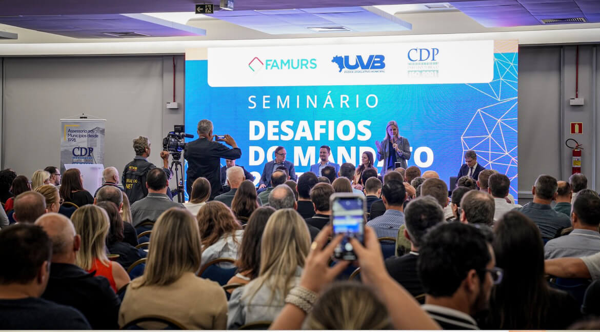 Capa Prefeitos da região participam de seminário sobre desafios da gestão 2025-2028