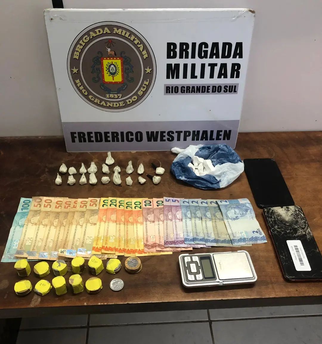 Capa BM prende homem por tráfico de drogas em Frederico Westphalen