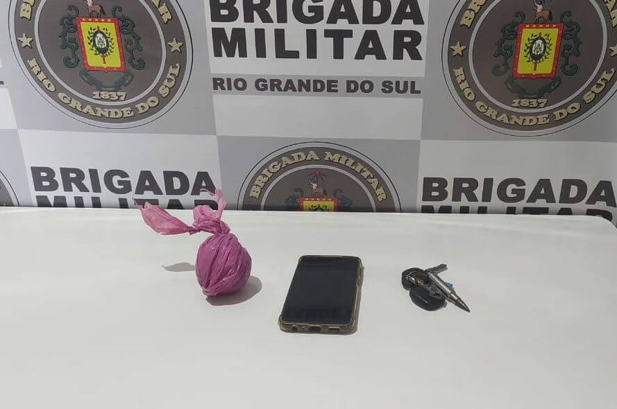 Capa Brigada Militar prende homem por tráfico de drogas em Coronel Bicaco