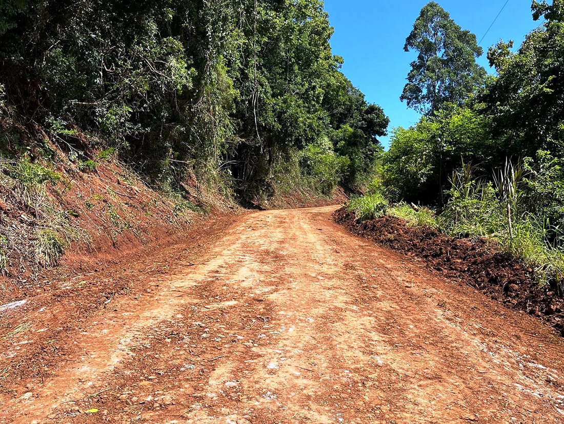 Capa Administração de Três Passos realiza reforma e manutenção de estradas no interior do município