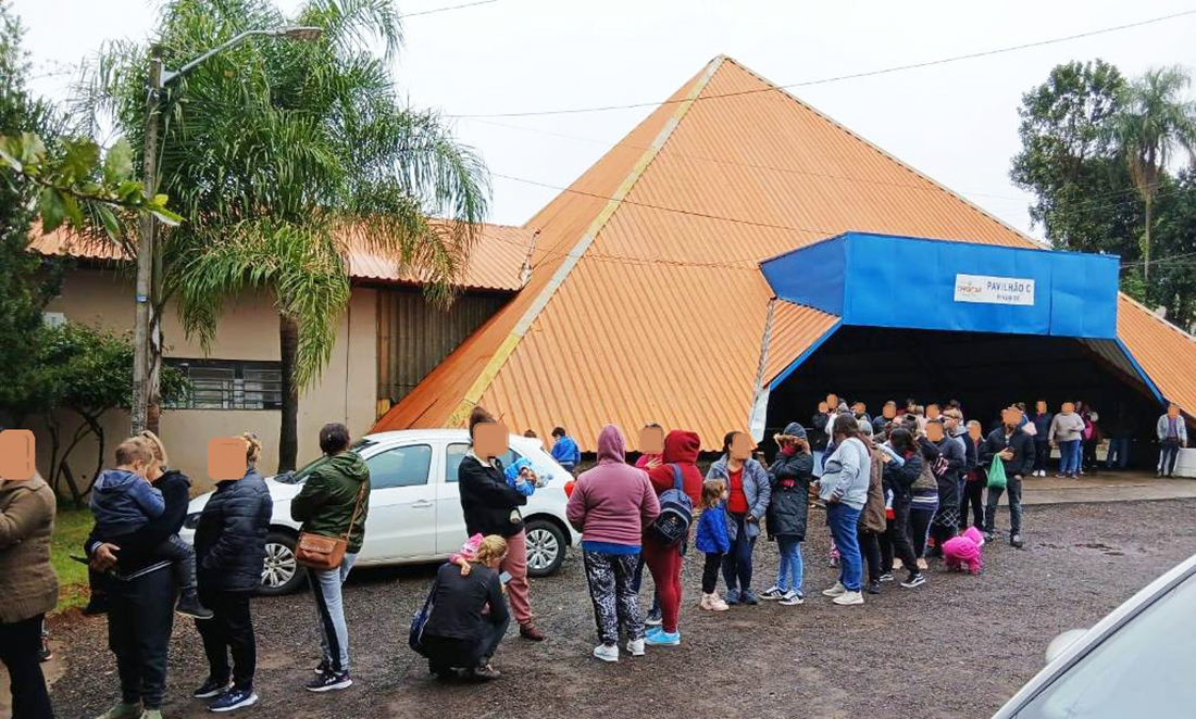 Capa Três Passos distribui mais de 200 kits de ajuda humanitária a famílias vulneráveis
