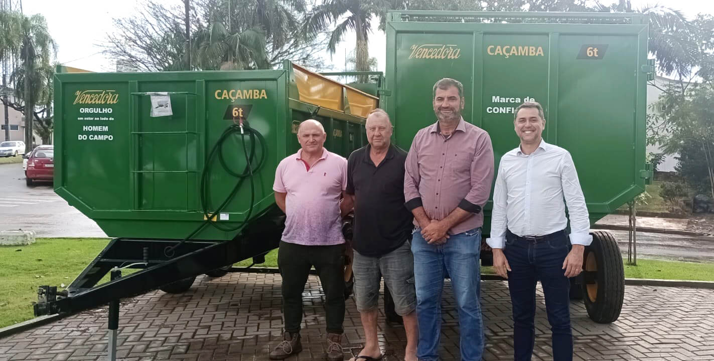 Capa Carretas basculantes adquiridas com recursos da Consulta Popular já estão em Caiçara