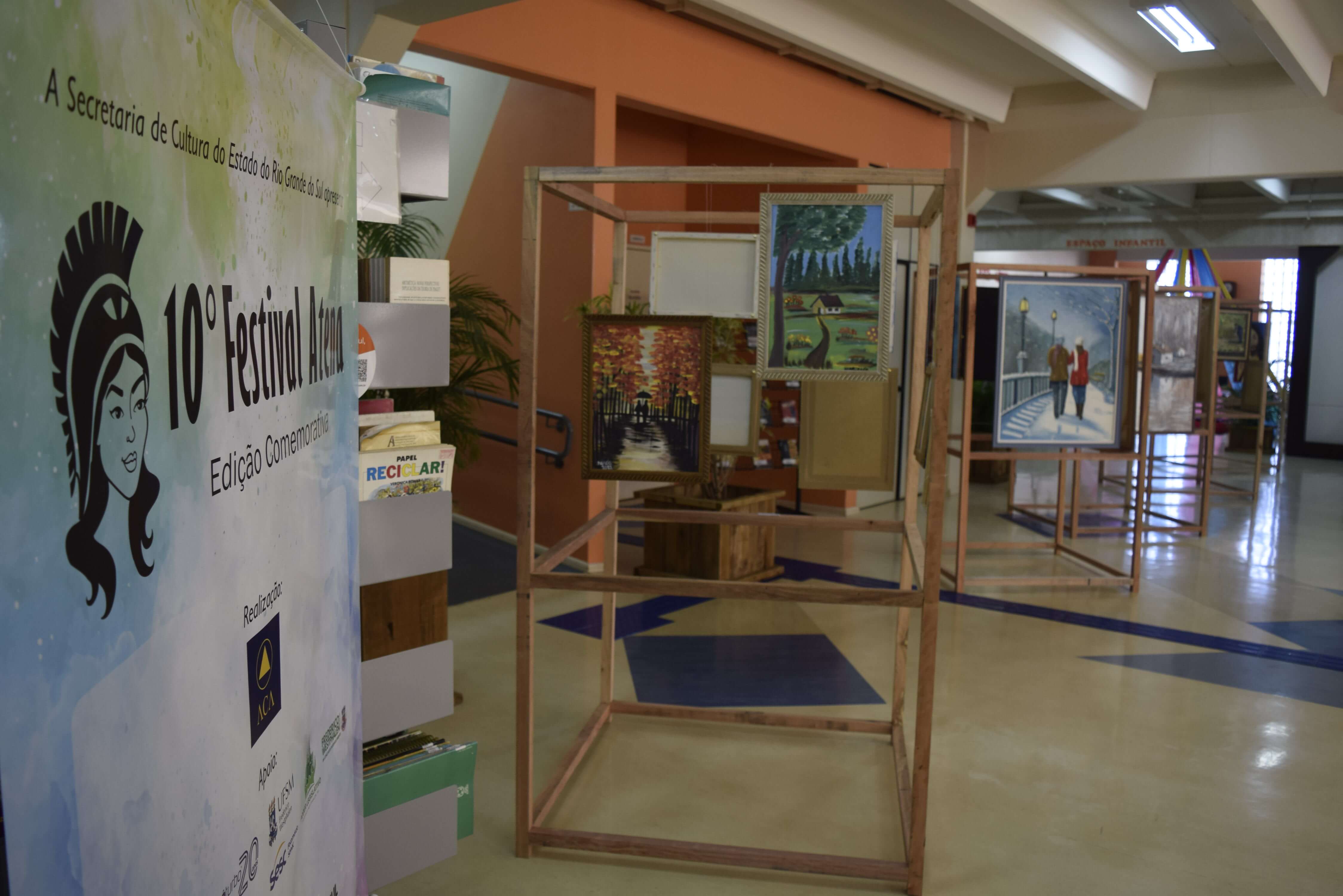 Capa Galeria de Artes do Festival Atena está aberta para visitação