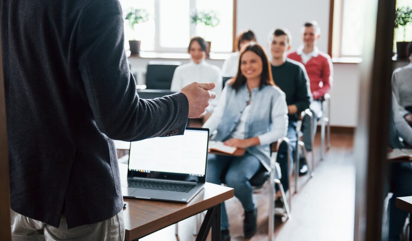 Capa Projeto oferece cursos gratuitos de capacitação profissional na região