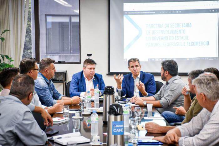 Capa Famurs e governo do Estado discutem ações conjuntas para potencializar o desenvolvimento regional