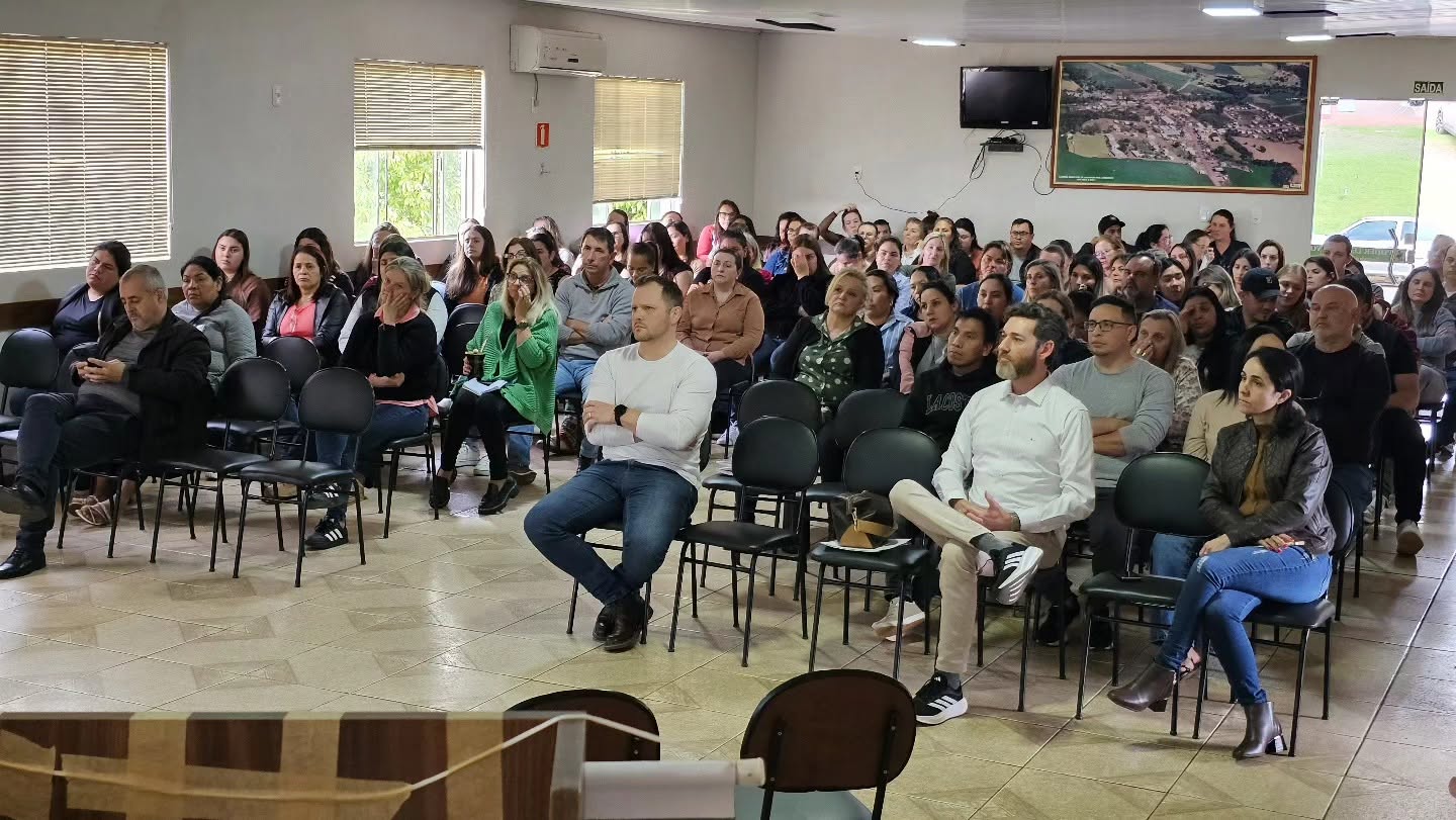 Capa Gramado dos Loureiros promoveu formação intersetorial sobre Transtorno do Espectro Autista no Centro de Múltiplo Uso
